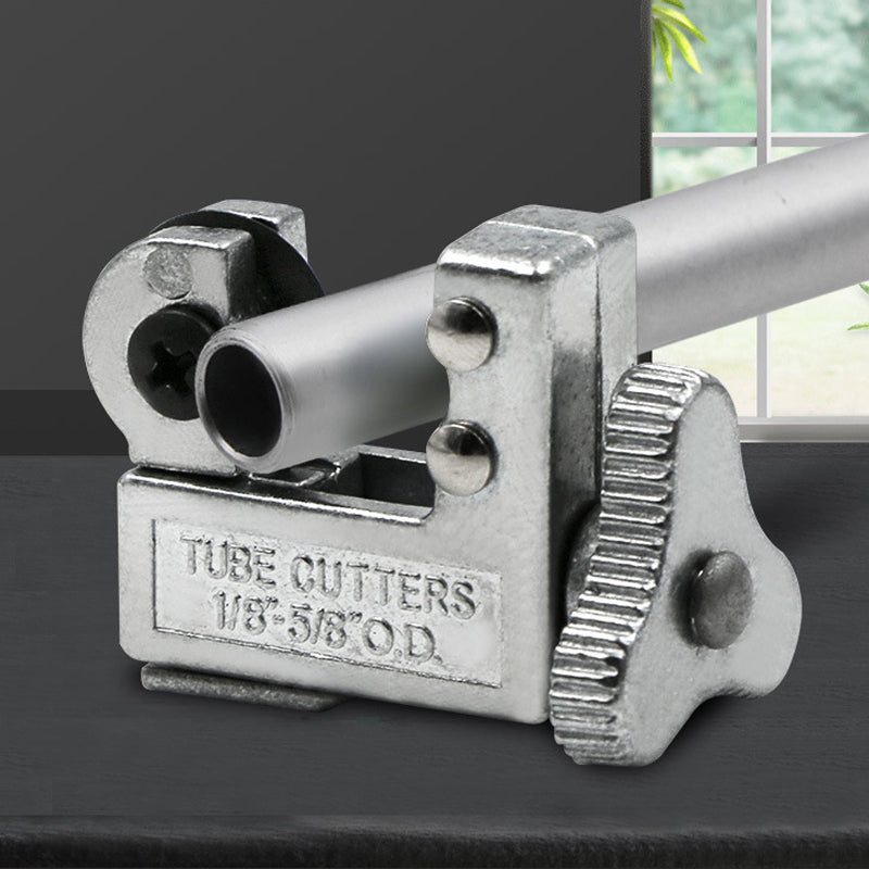 Pipe cutting tools