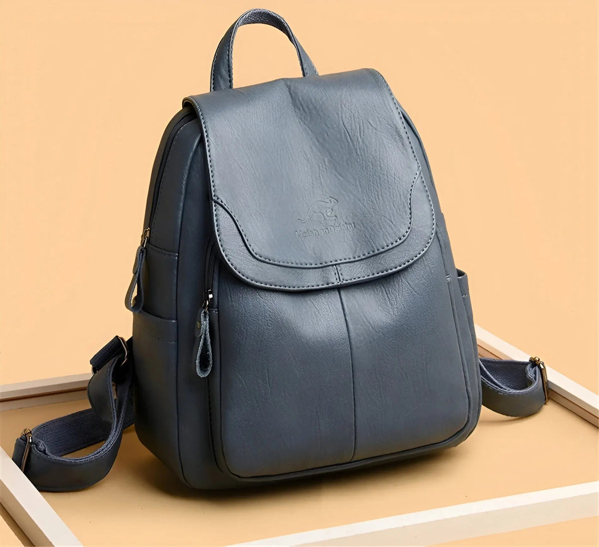 Vintage Leather Women's Backpack - Isabella