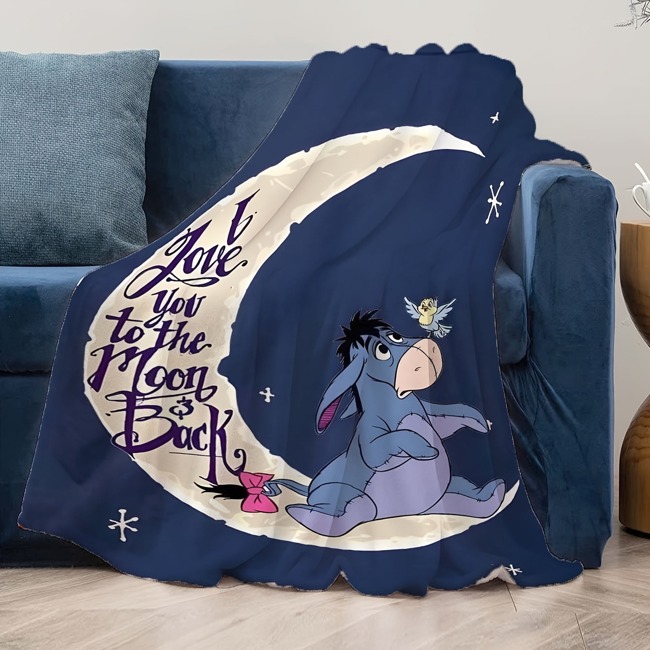 Soft fleece blanket with Eeyore design - Available in multiple sizes for all seasons