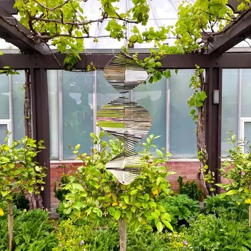 Living Rotating Garden Decoration