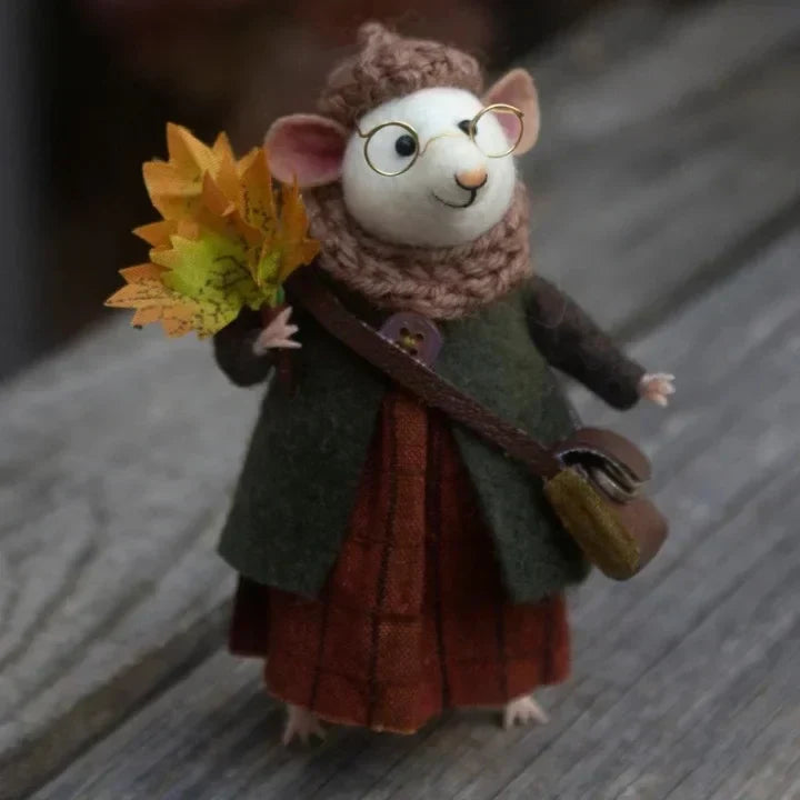 Handmade felt mouse | Christmas decoration & gift idea | Needle felted from wool & fabric | Sustainable