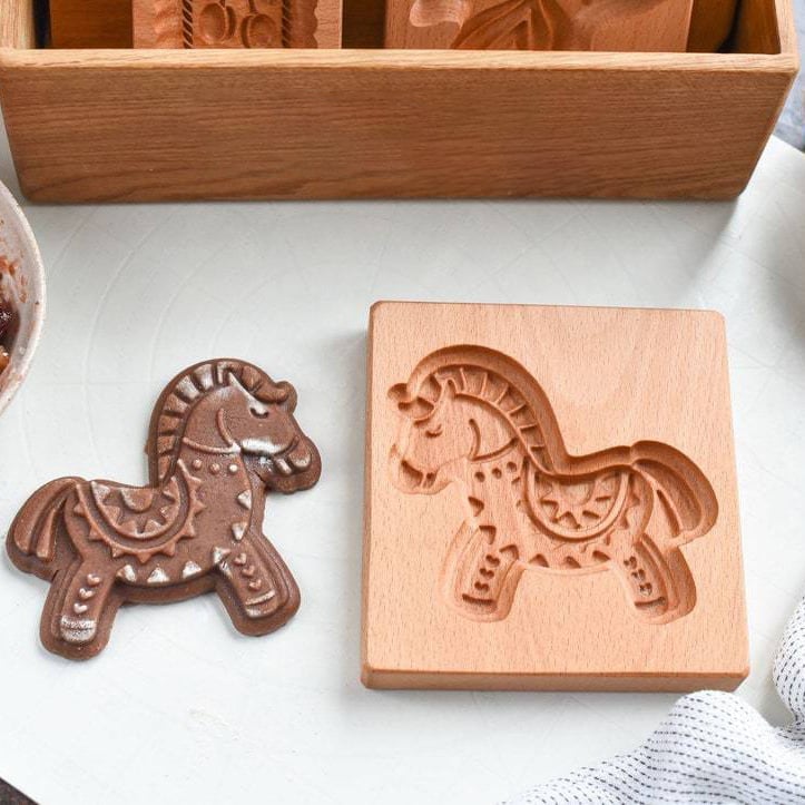 FolkloreCarve — Bake magical masterpieces without sticky stress