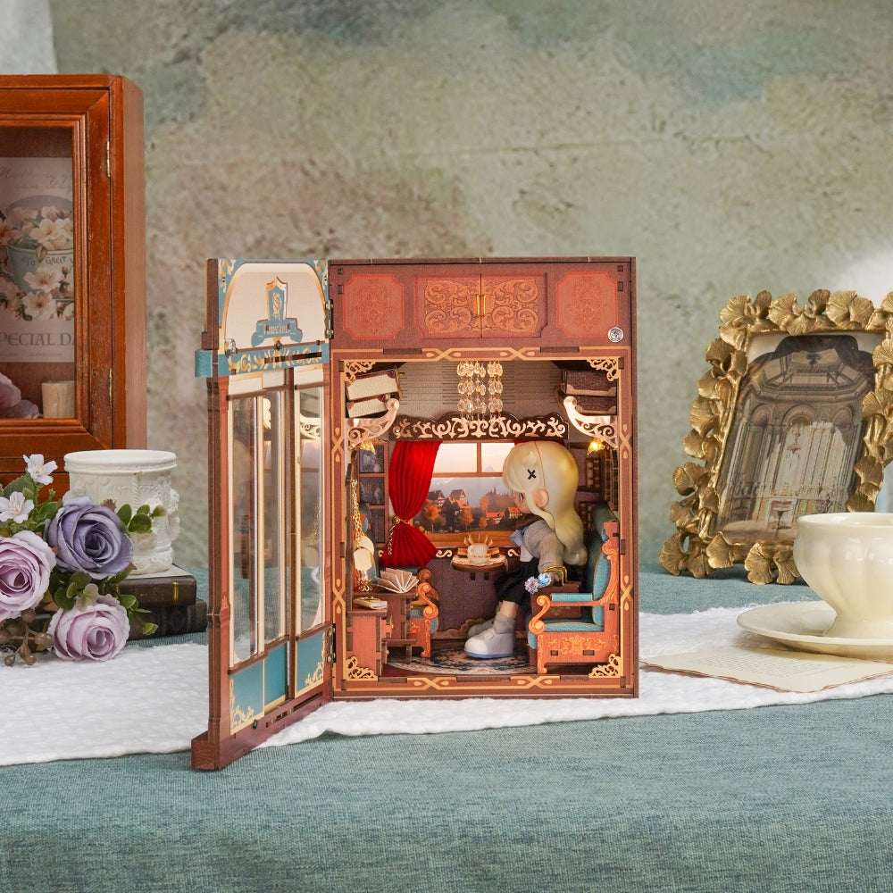 Train Cabin Series – European Travels Motion Scene DIY Book Nook Kit
