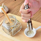 2-piece Salt and Pepper Mill Set – Season stylishly with every dish!