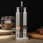 2-piece Salt and Pepper Mill Set – Season stylishly with every dish!