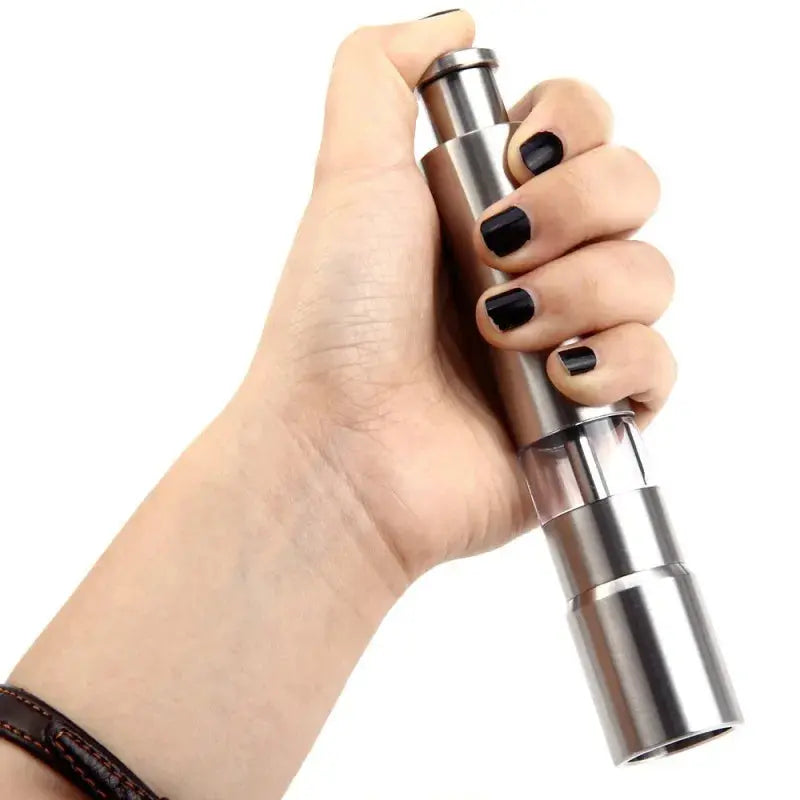 2-piece Salt and Pepper Mill Set – Season stylishly with every dish!