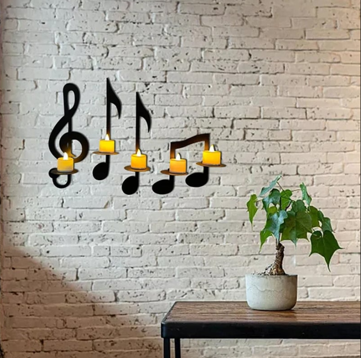 Candle holder with notes