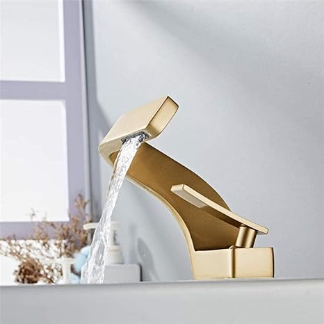 AquaArc Modern Kitchen Faucet