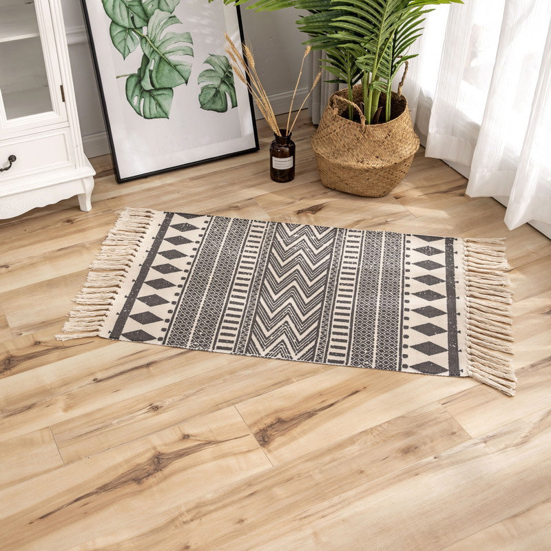 Classic geometric printed rug Multicolored cotton blend rug easy to maintain washable rug with fringes for the bedroom