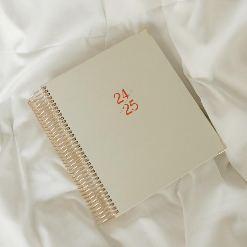 Daily Planner 24-25 - PlanEase