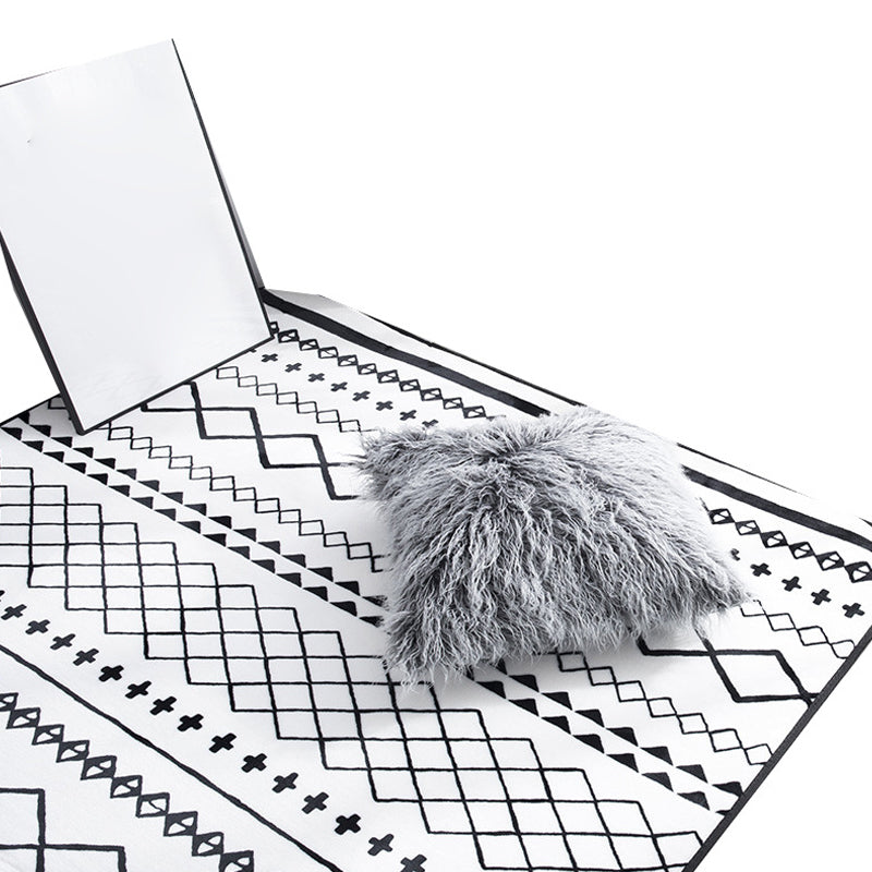 Black Living Room Rug Nordic Geometric Print Area Rug Polypropylene Non-Slip Pet Friendly Easy Care Rug