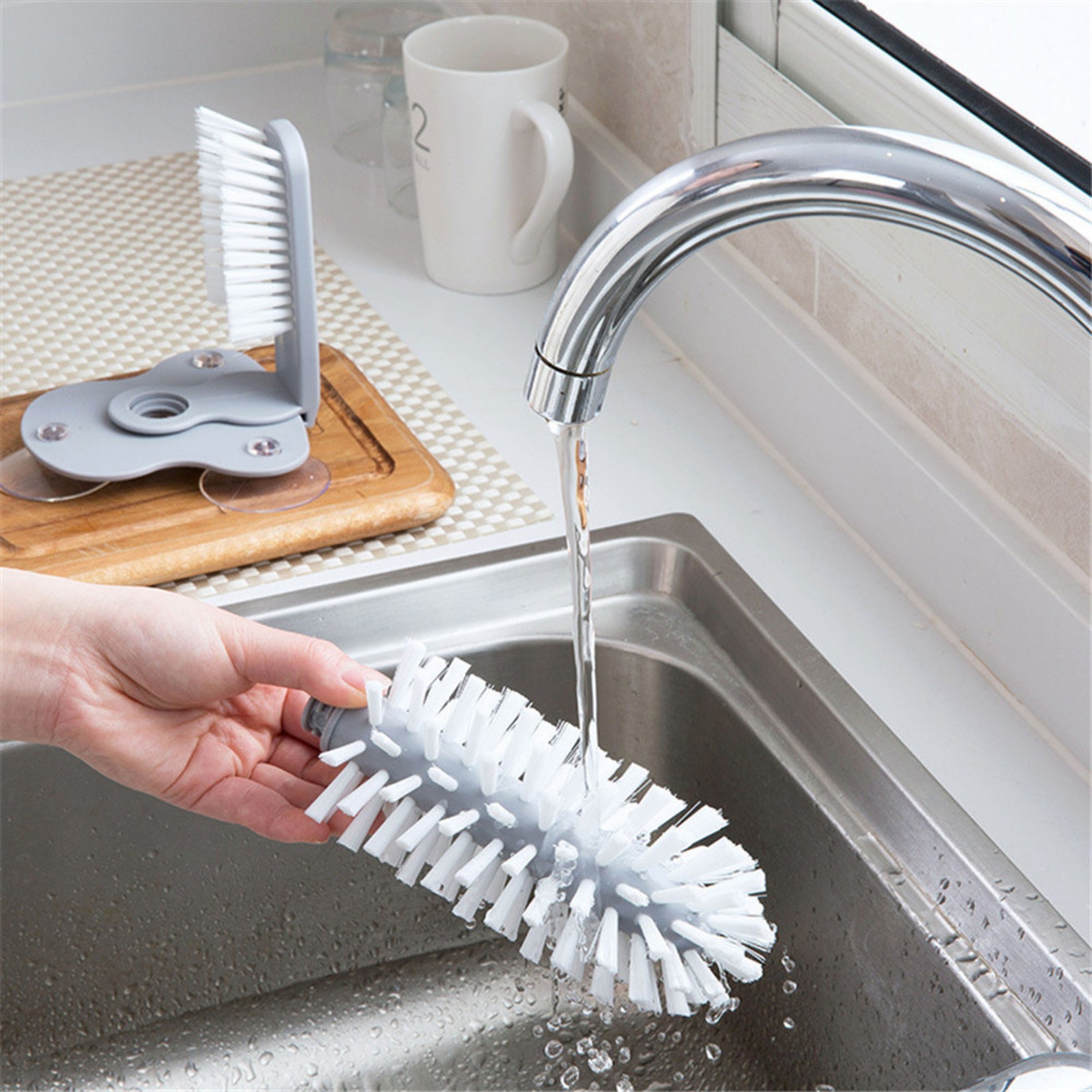 EazyScrubb — Never dirty bottles again, just sparkling clean glasses in seconds!