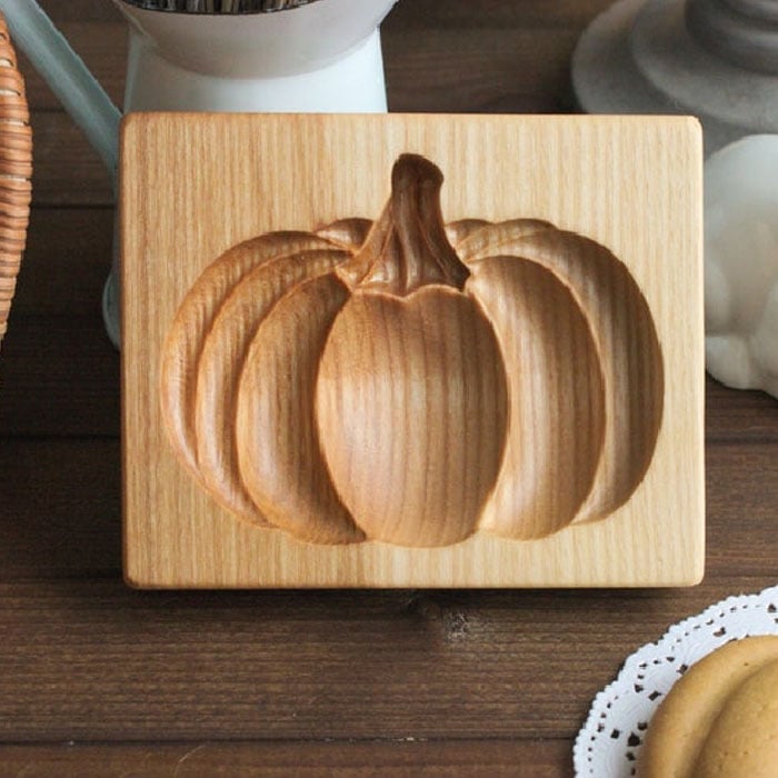 FolkloreCarve — Bake magical masterpieces without sticky stress