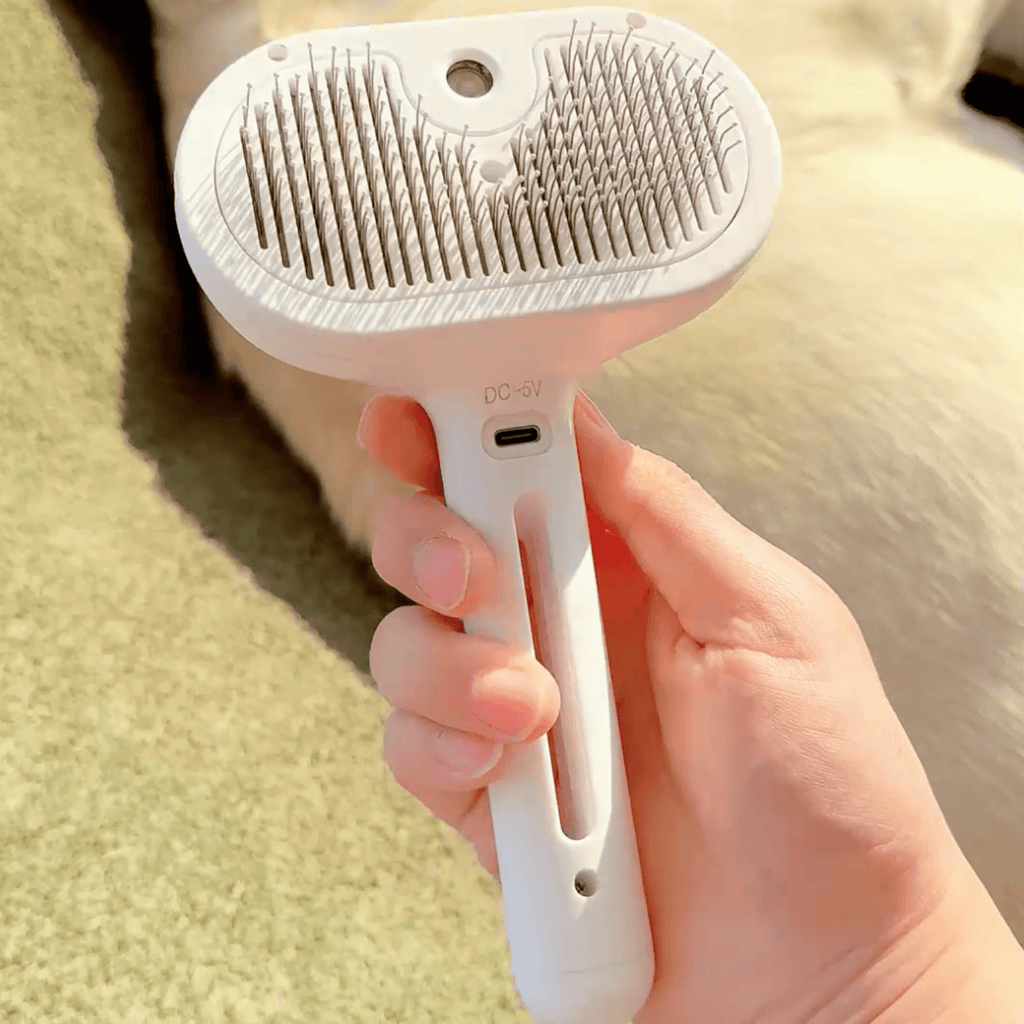 DampfVacht Steam Brush – Gentle Care for Every Dog Coat