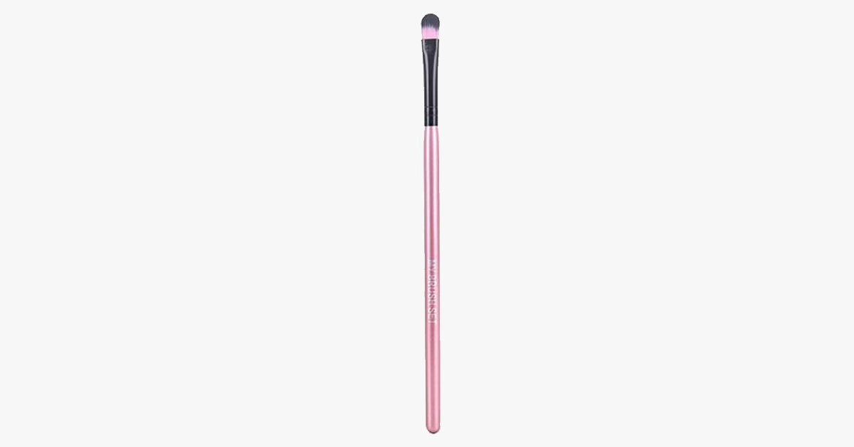 Medium Eyeshadow Brush - Fits Your Personality and Style