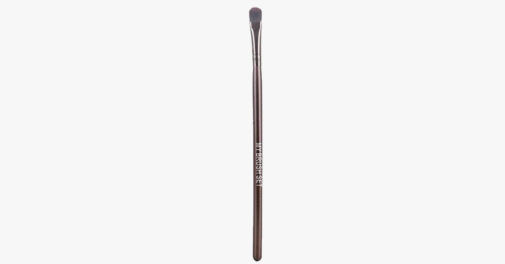 Medium Eyeshadow Brush - Fits Your Personality and Style