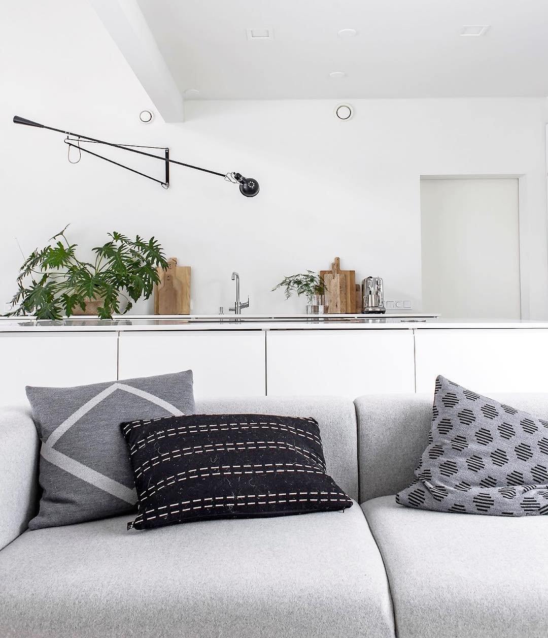 Model 265 Wall Lamp