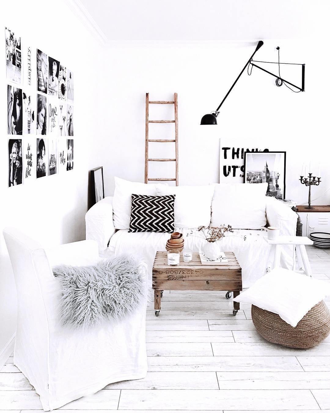 Model 265 Wall Lamp