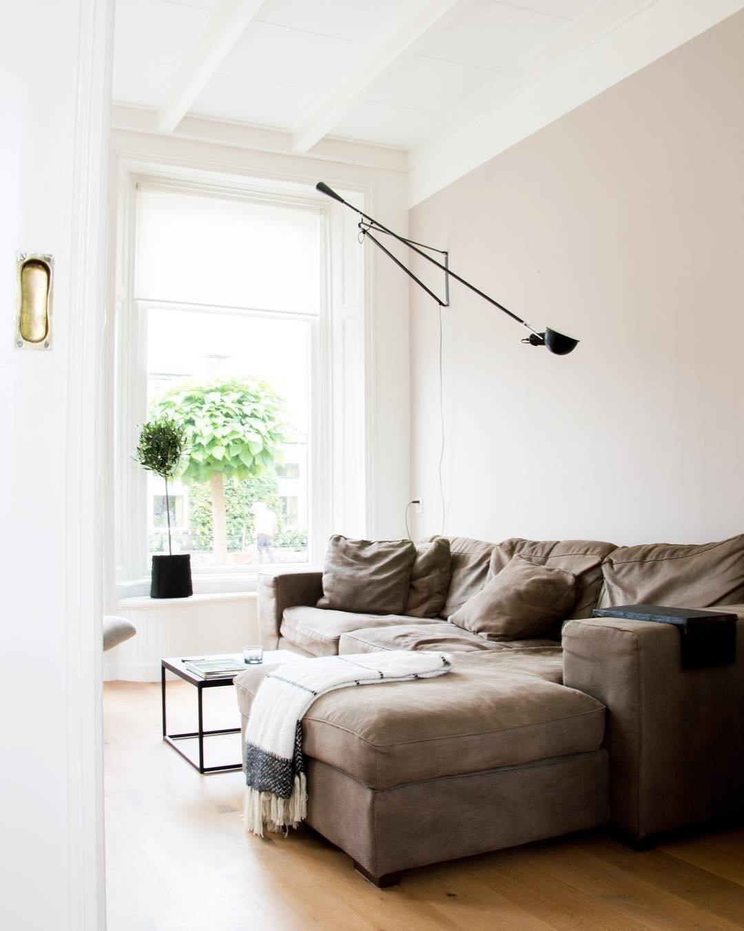 Model 265 Wall Lamp