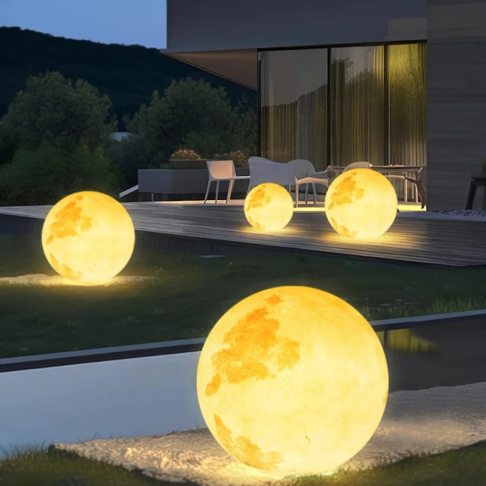 Selene Moon Garden Light