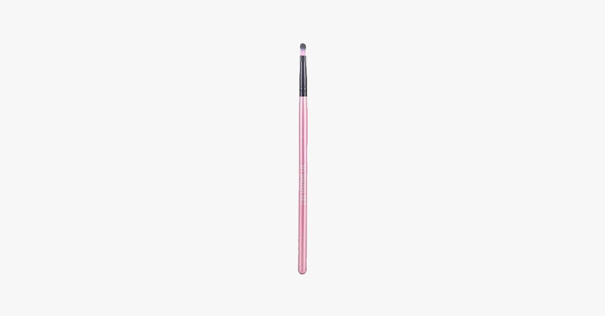 Eyebrow Brush – Achieve a sharp eyeliner every time for a dramatic look!