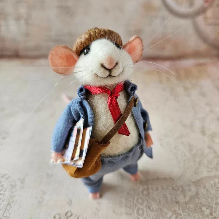 Handmade felt mouse | Christmas decoration & gift idea | Needle felted from wool & fabric | Sustainable
