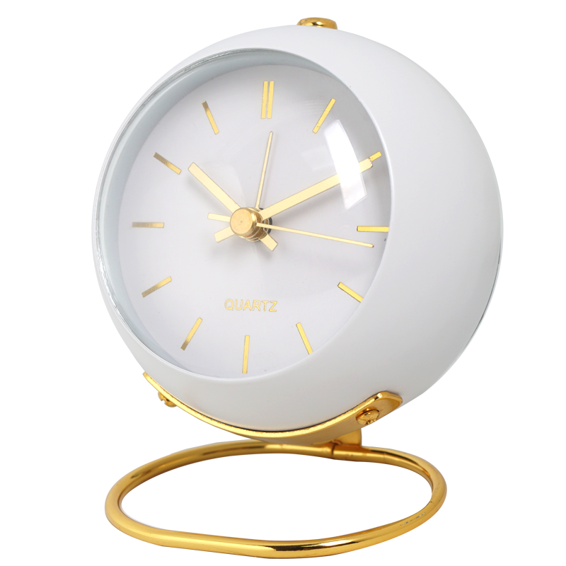 Minimalistic round table clock