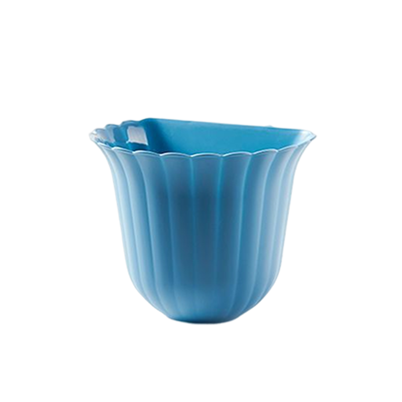 Wall-mounted trash can for the kitchen