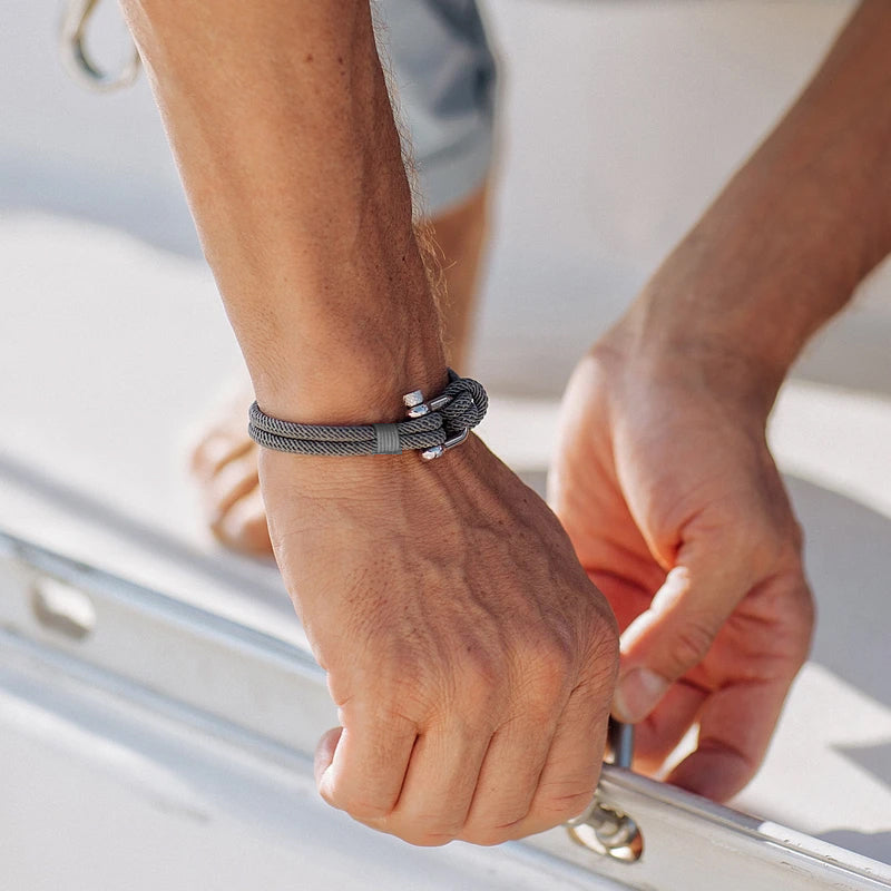 U-shaped buckle nylon braided bracelet