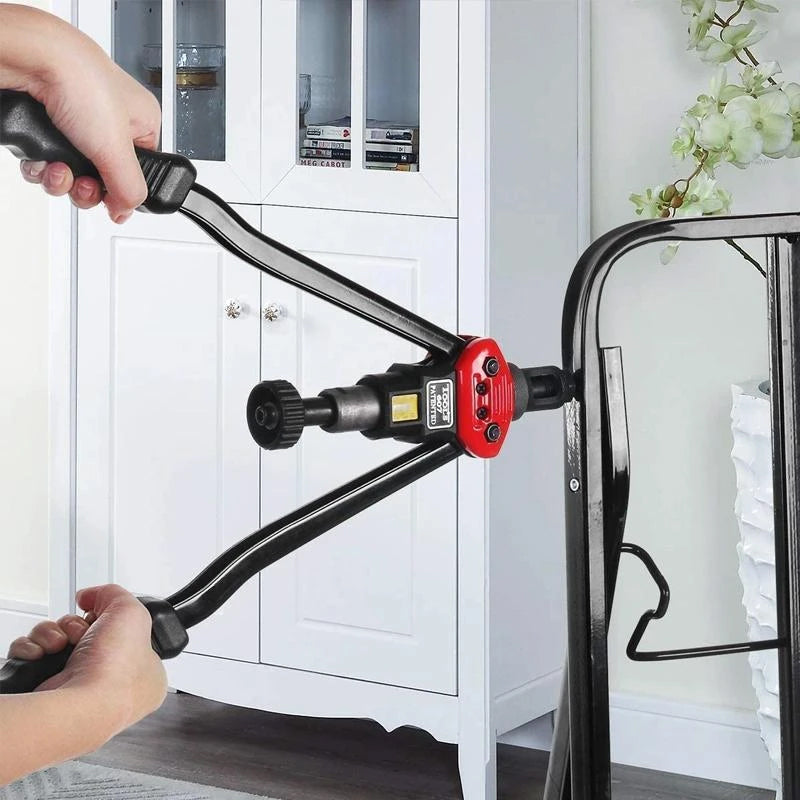 Kit tool for automatic rivets
