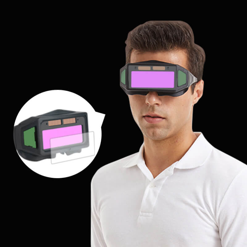 Panoramic welding goggles with automatic darkening protection and protection against intense light