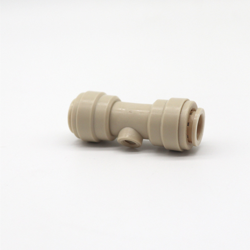 Spray irrigation system – Water hose with spray nozzles for refreshing cooling in the garden