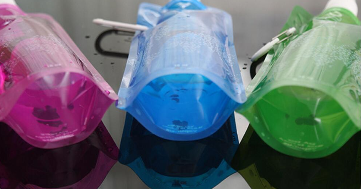 Portable bottles with carabiner clip – Easy to carry collapsible water bottles