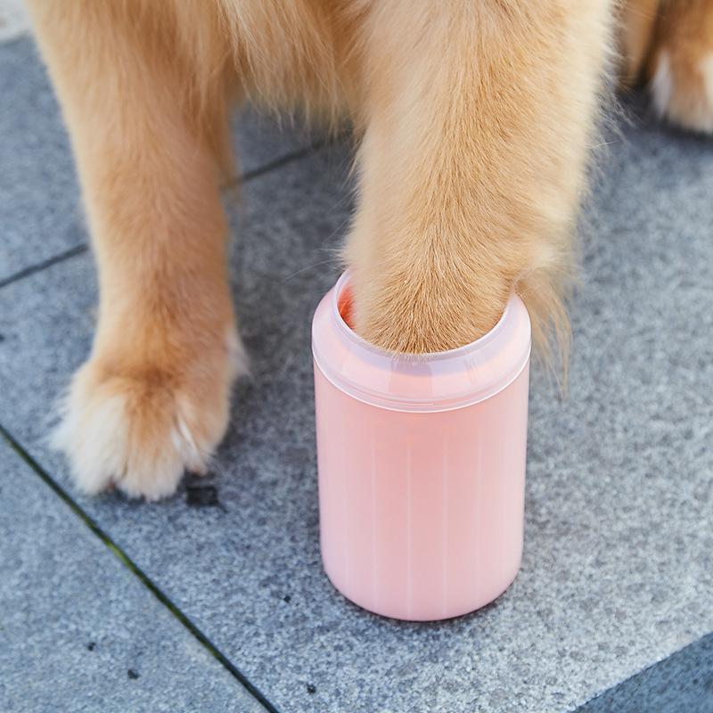 Drink cup for pets' paws