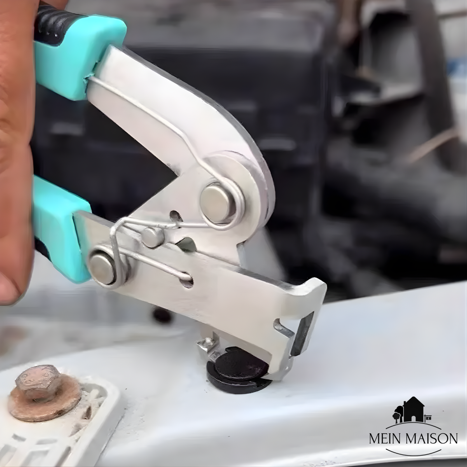 FastenFix – Clips release immediately without causing damage!