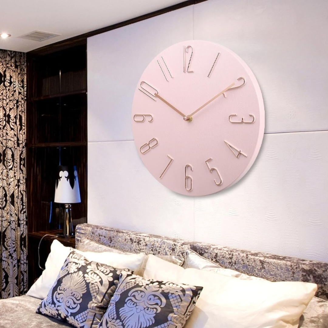 Wall clock with colorful motif and elegant finish