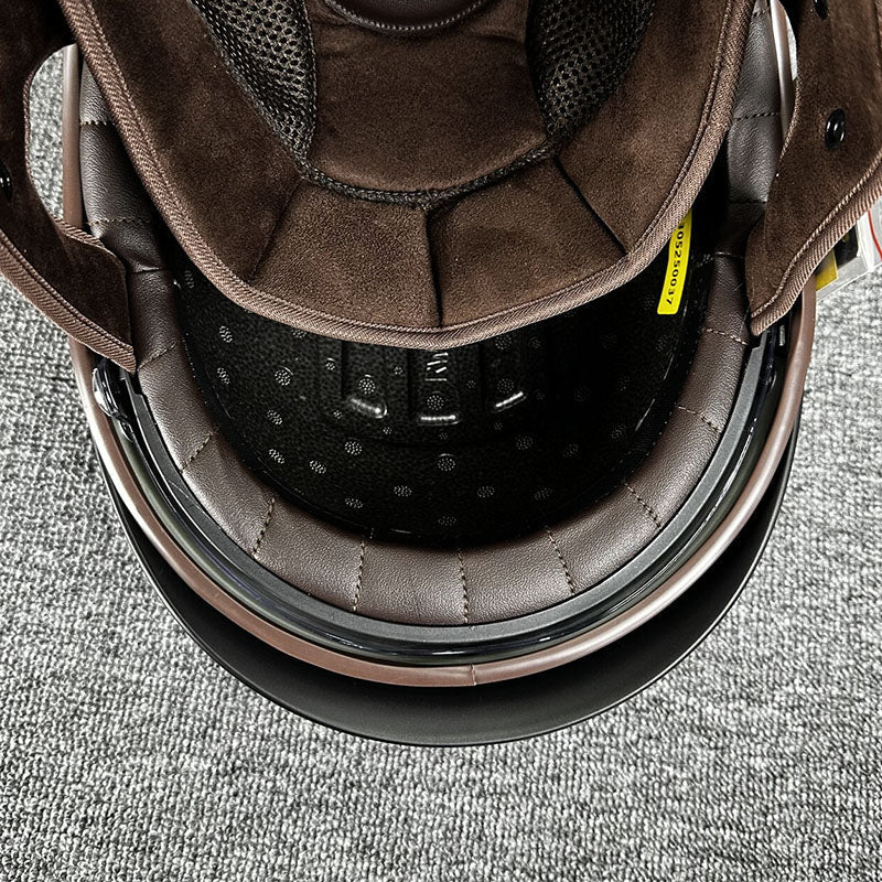 City Helmet for Chopper with Minimalist Design