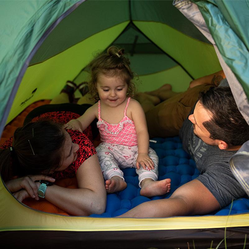 Camping carpet with air mattress