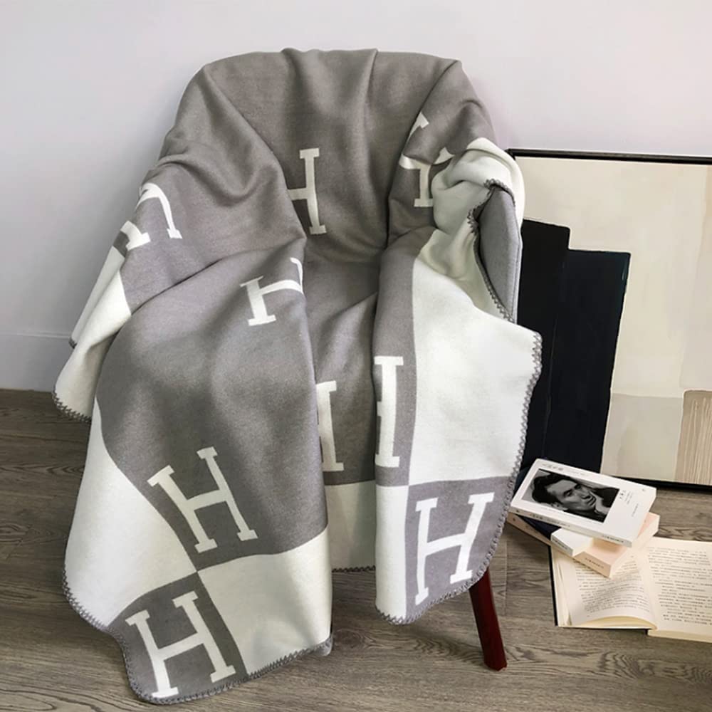and Laine Cashmere Isabelle – Elegant and Soft Blanket for Refined Interior