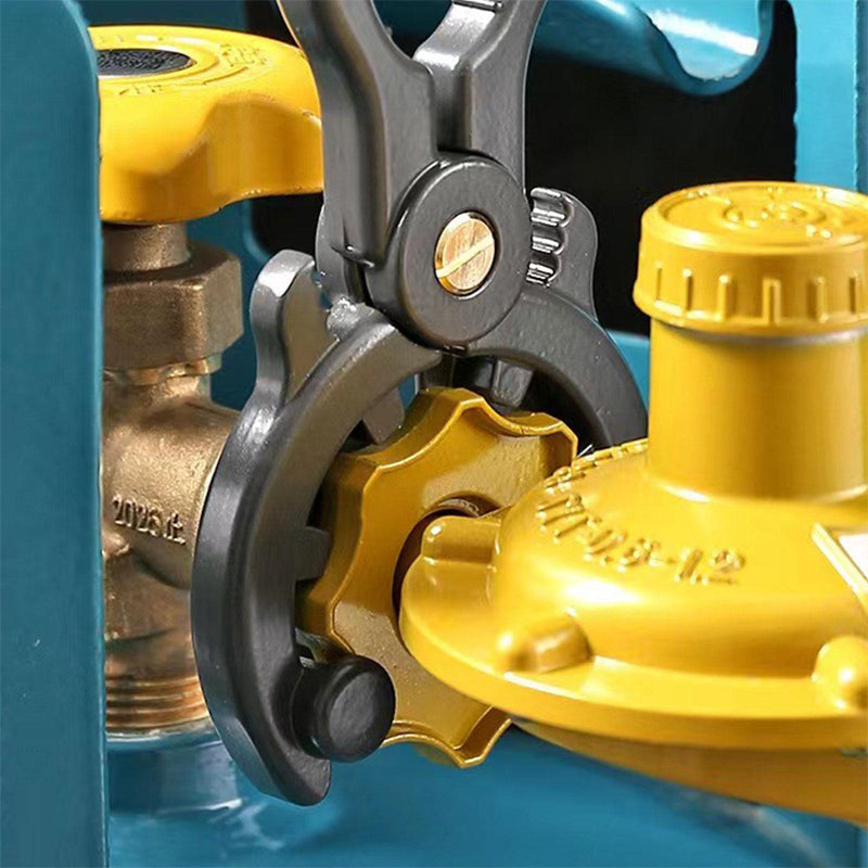 Pressure reduction valve key for gas tank