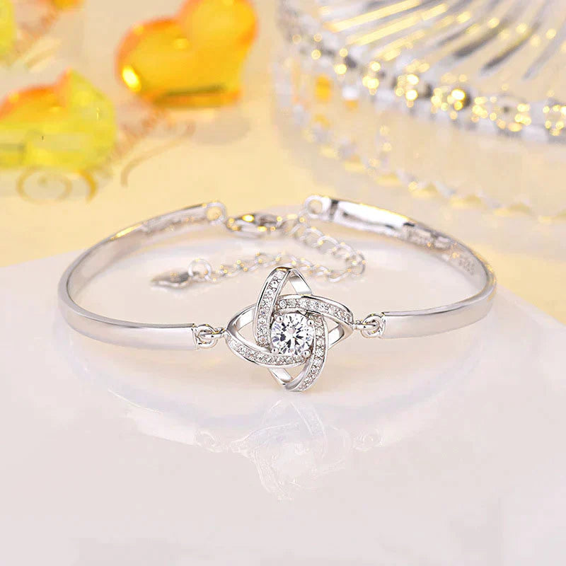 Stylish Love Knot Bracelet | Perfect for Daily Wear Enjoyment!