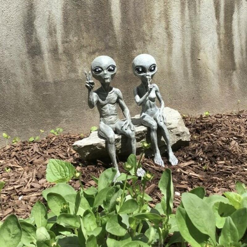Statue Garden Alien