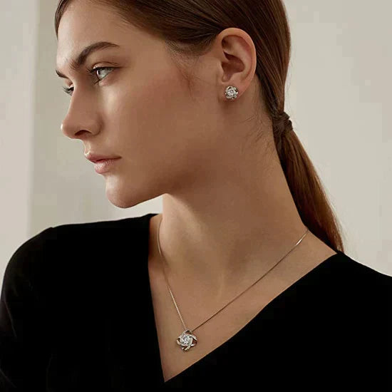 Charming Liebdesknoop Necklace and Earrings Set | The ideal gift!
