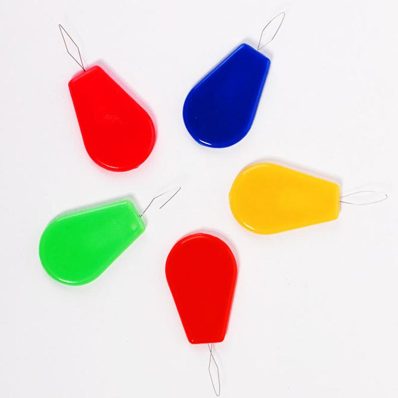 Needle threading aid