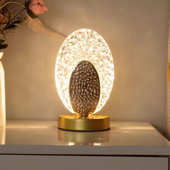 Modern & Luxury Peacock Table Lamp - CrystalGlow