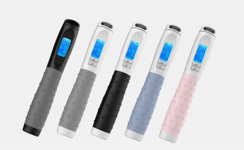 Digital skipping rope with calorie counter & target reminder