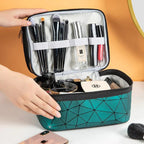 GlamVista - The ideal makeup pouch - Practical and stylish - Travel in style!