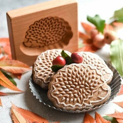 FolkloreCarve — Bake magical masterpieces without sticky stress