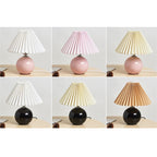 Nordic minimalist 1-light table lamp made of ceramic with pleats