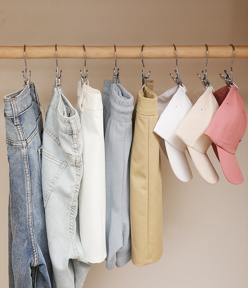 Hanging clips - Easily organize your clothes!